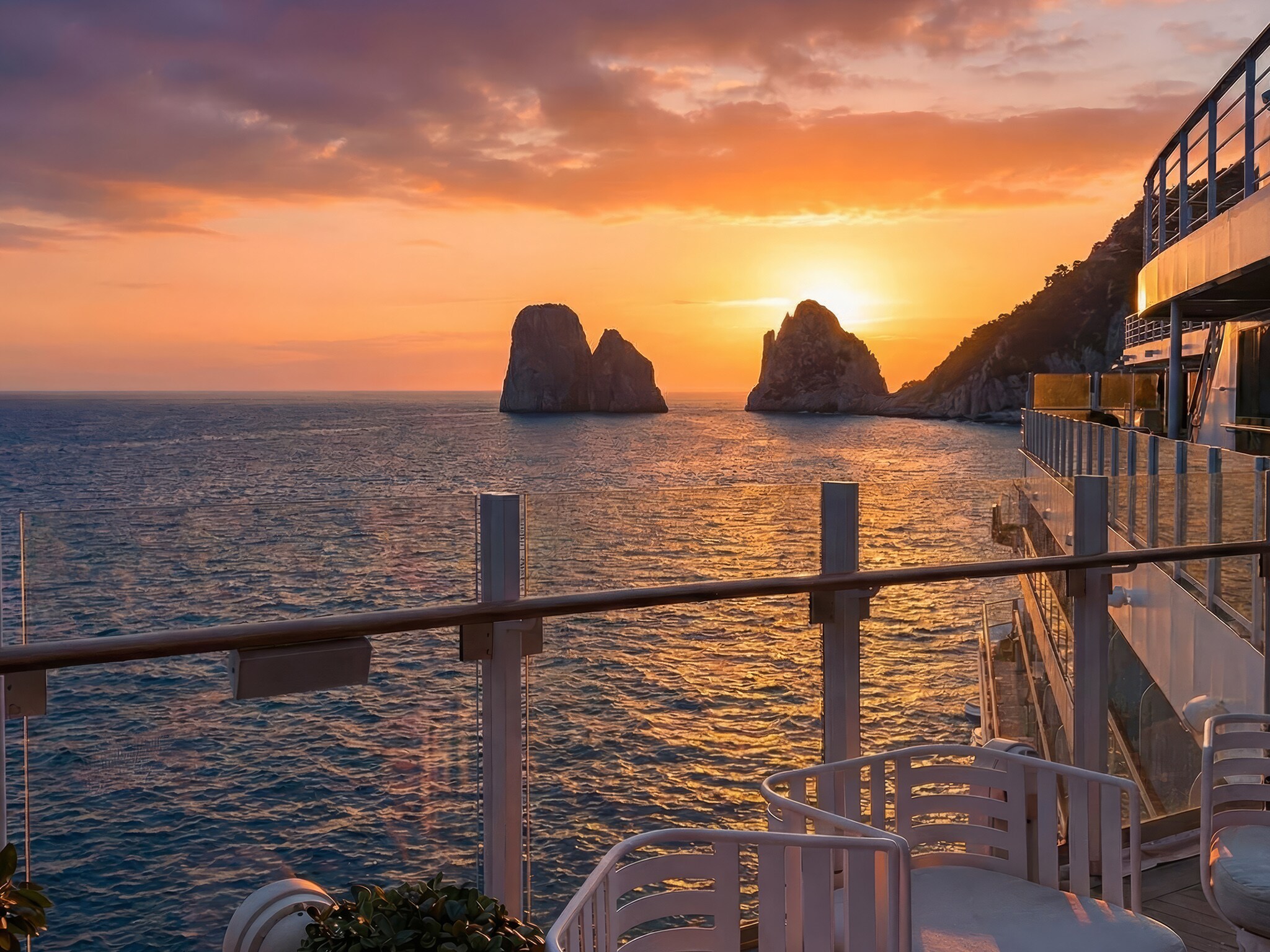 Capri bay : Faraglioni Golden sunset | Costa Cruises